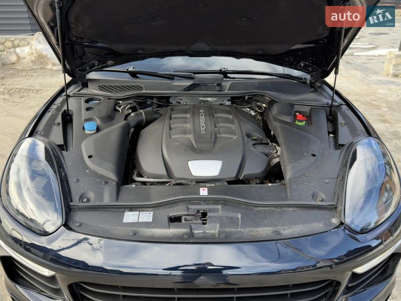 Внедорожник / Кроссовер Porsche Cayenne 2016 в Тернополе