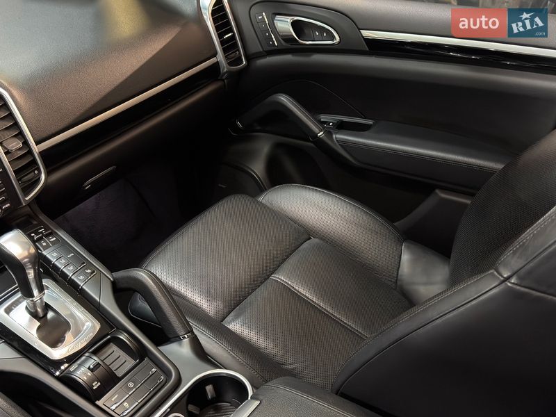 Внедорожник / Кроссовер Porsche Cayenne 2016 в Тернополе