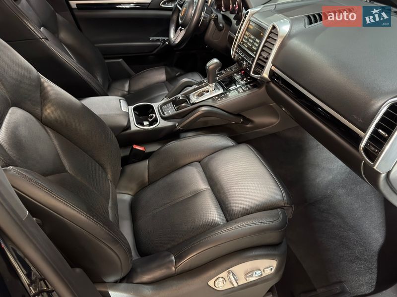 Внедорожник / Кроссовер Porsche Cayenne 2016 в Тернополе