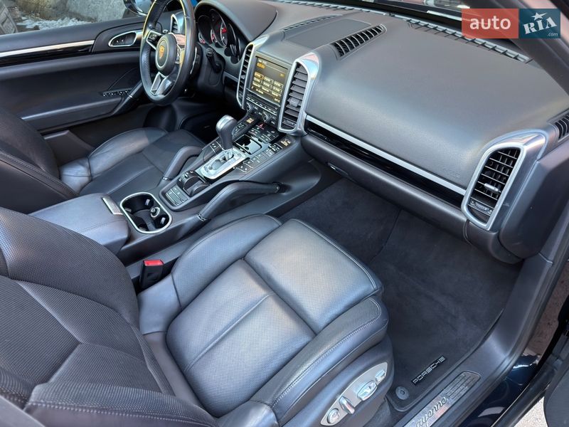 Внедорожник / Кроссовер Porsche Cayenne 2016 в Тернополе