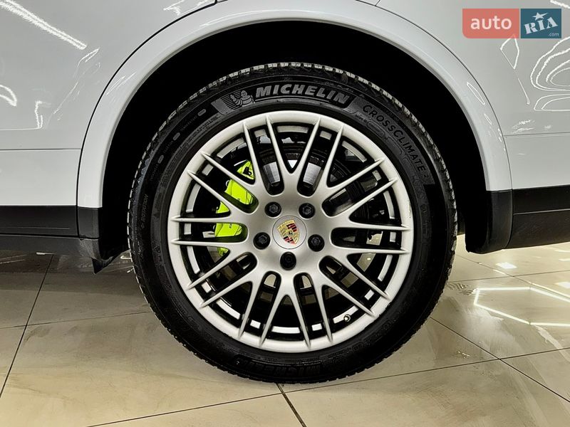 Внедорожник / Кроссовер Porsche Cayenne 2016 в Николаеве