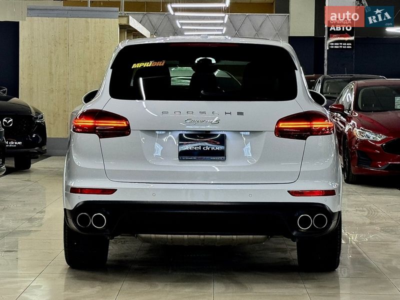 Внедорожник / Кроссовер Porsche Cayenne 2016 в Николаеве