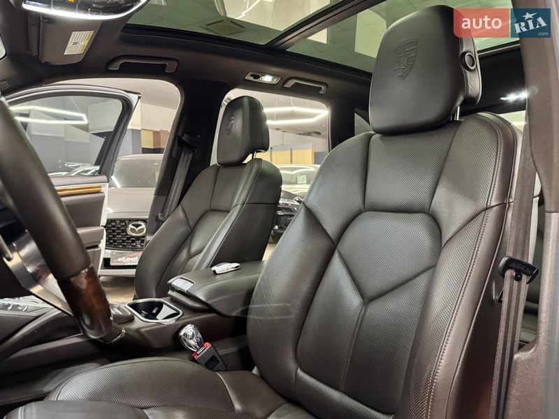 Внедорожник / Кроссовер Porsche Cayenne 2016 в Николаеве