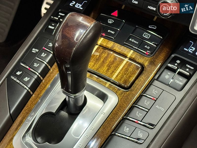 Внедорожник / Кроссовер Porsche Cayenne 2016 в Николаеве