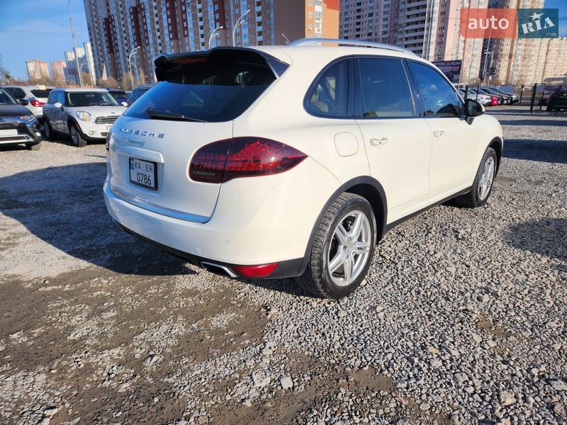 Внедорожник / Кроссовер Porsche Cayenne 2012 в Киеве