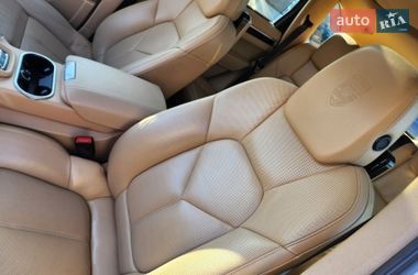 Внедорожник / Кроссовер Porsche Cayenne 2012 в Киеве