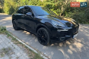 Внедорожник / Кроссовер Porsche Cayenne 2016 в Днепре