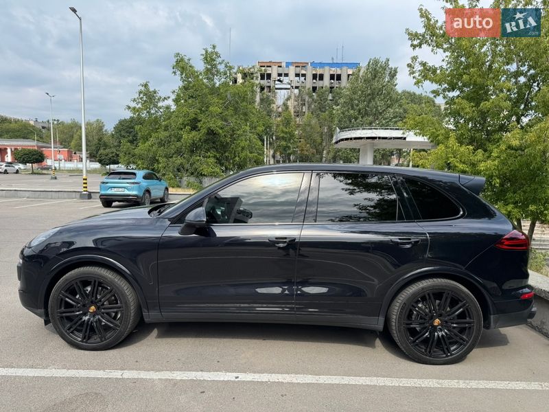 Внедорожник / Кроссовер Porsche Cayenne 2016 в Днепре