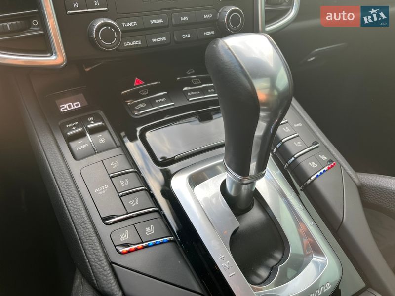 Позашляховик / Кросовер Porsche Cayenne 2016 в Києві