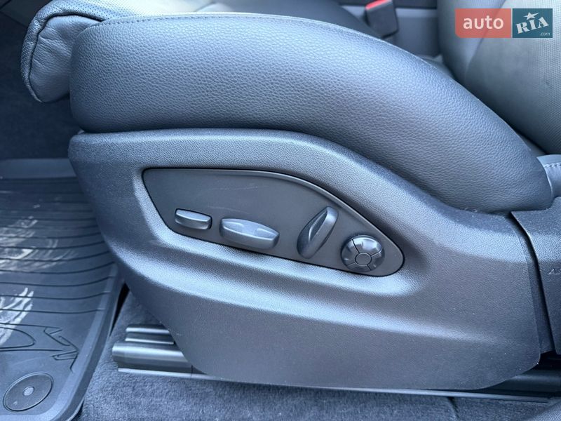 Внедорожник / Кроссовер Porsche Cayenne 2023 в Киеве