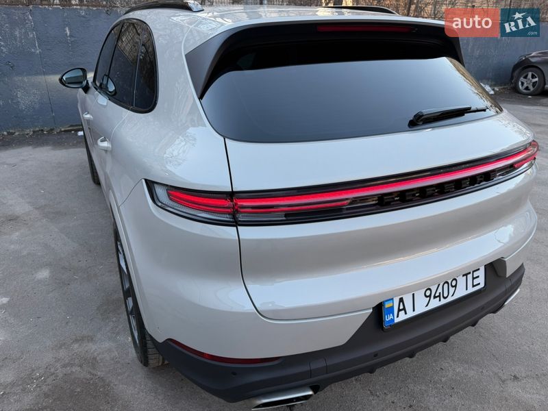 Внедорожник / Кроссовер Porsche Cayenne 2023 в Киеве