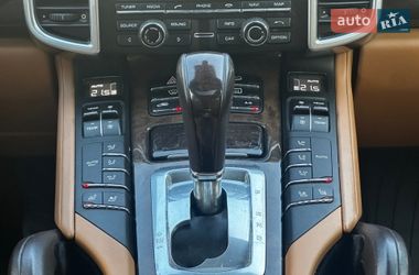 Позашляховик / Кросовер Porsche Cayenne 2016 в Львові
