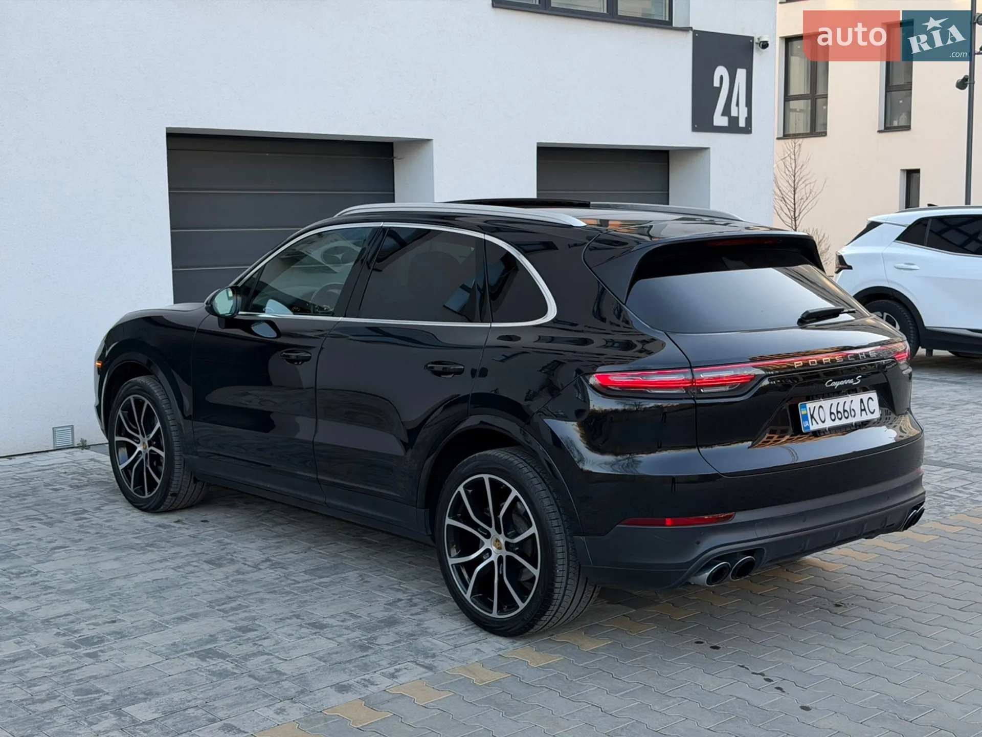 2021 Porsche Cayenne - мініатюра 3