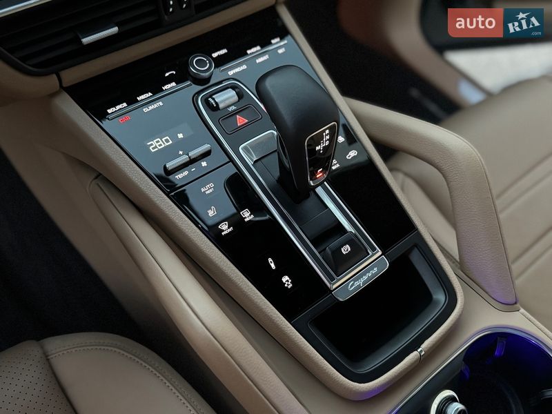 Внедорожник / Кроссовер Porsche Cayenne 2020 в Киеве