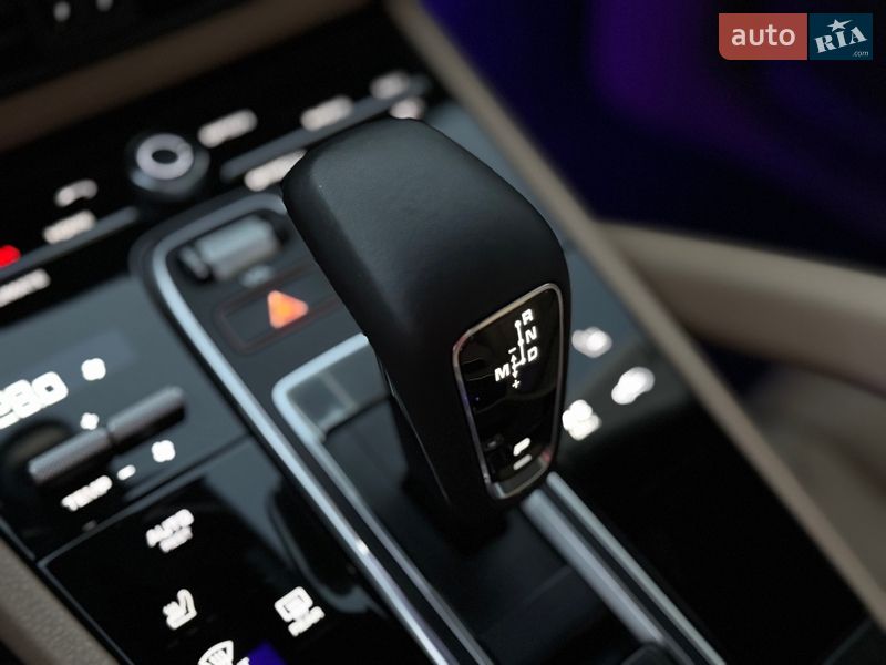 Внедорожник / Кроссовер Porsche Cayenne 2020 в Киеве