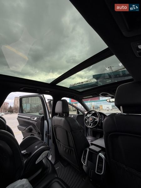 Внедорожник / Кроссовер Porsche Cayenne 2016 в Тернополе