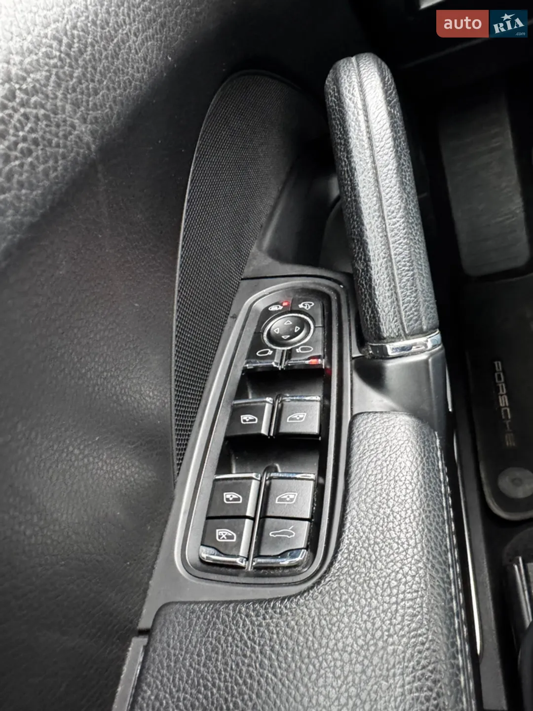 2016 Porsche Cayenne - мініатюра 32