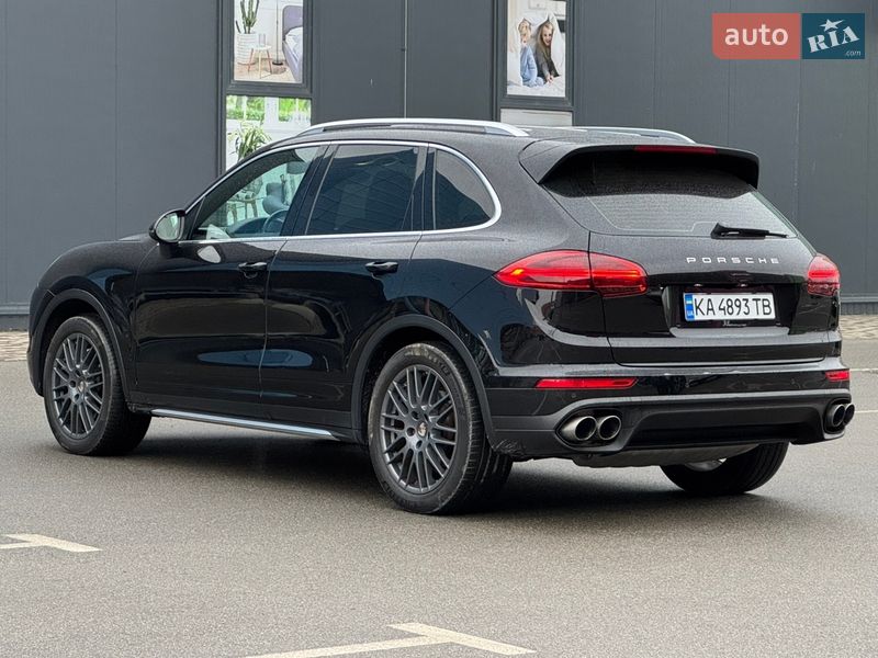 Позашляховик / Кросовер Porsche Cayenne 2016 в Києві