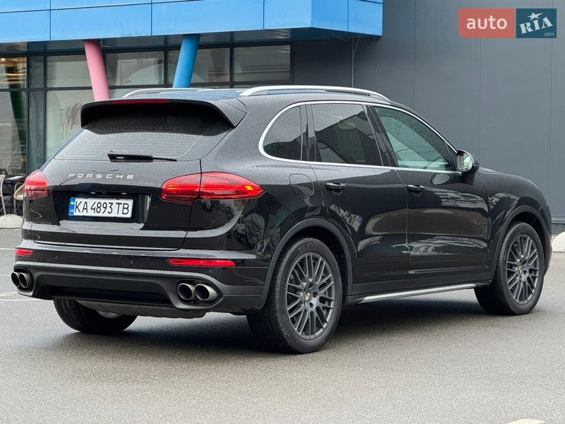 Позашляховик / Кросовер Porsche Cayenne 2016 в Києві