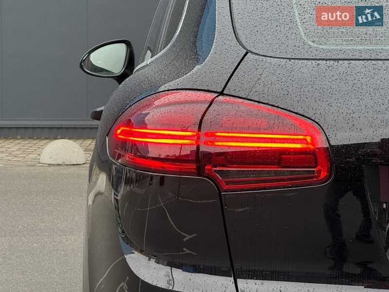 Позашляховик / Кросовер Porsche Cayenne 2016 в Києві