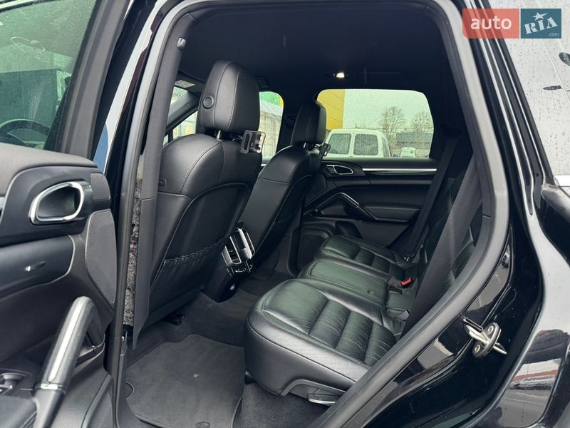 Позашляховик / Кросовер Porsche Cayenne 2016 в Києві