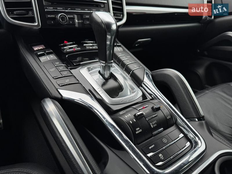 Позашляховик / Кросовер Porsche Cayenne 2016 в Києві