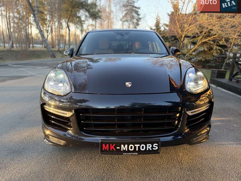 Внедорожник / Кроссовер Porsche Cayenne 2015 в Киеве
