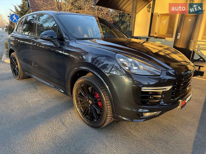 Внедорожник / Кроссовер Porsche Cayenne 2015 в Киеве