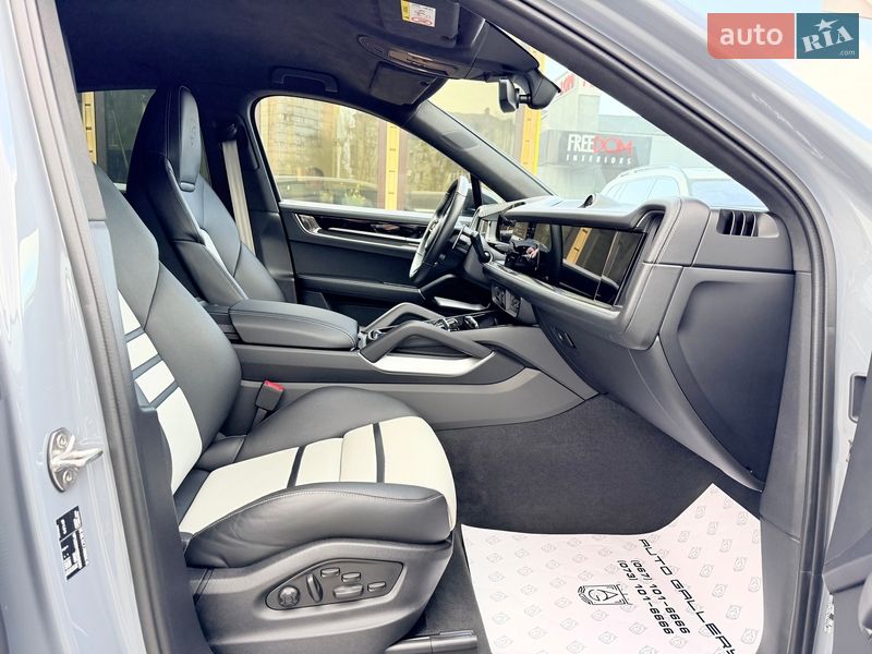 Внедорожник / Кроссовер Porsche Cayenne 2025 в Киеве
