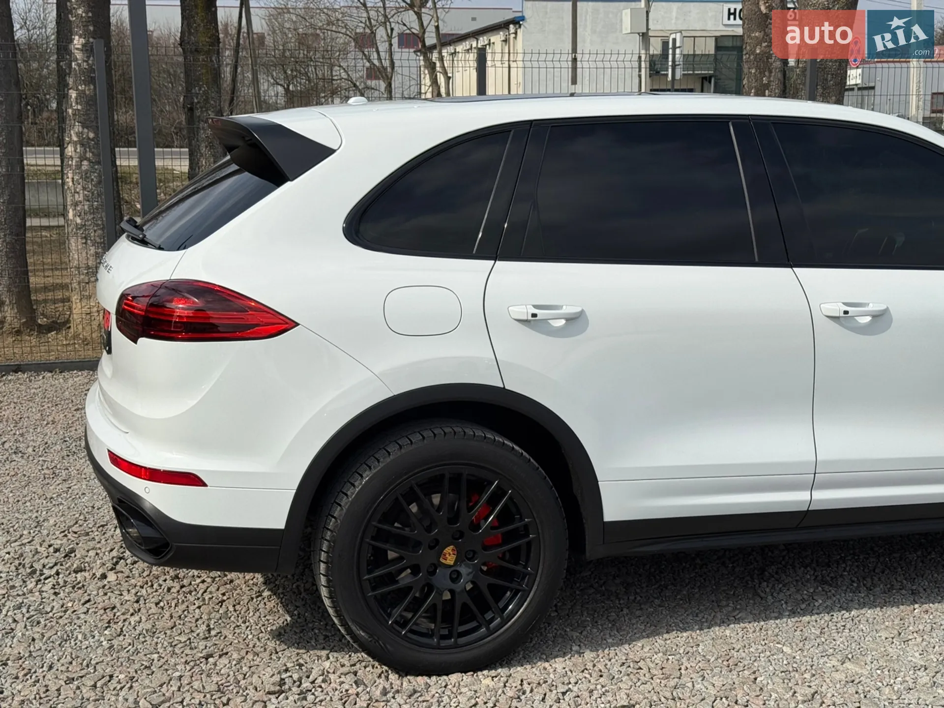 2016 Porsche Cayenne - мініатюра 25