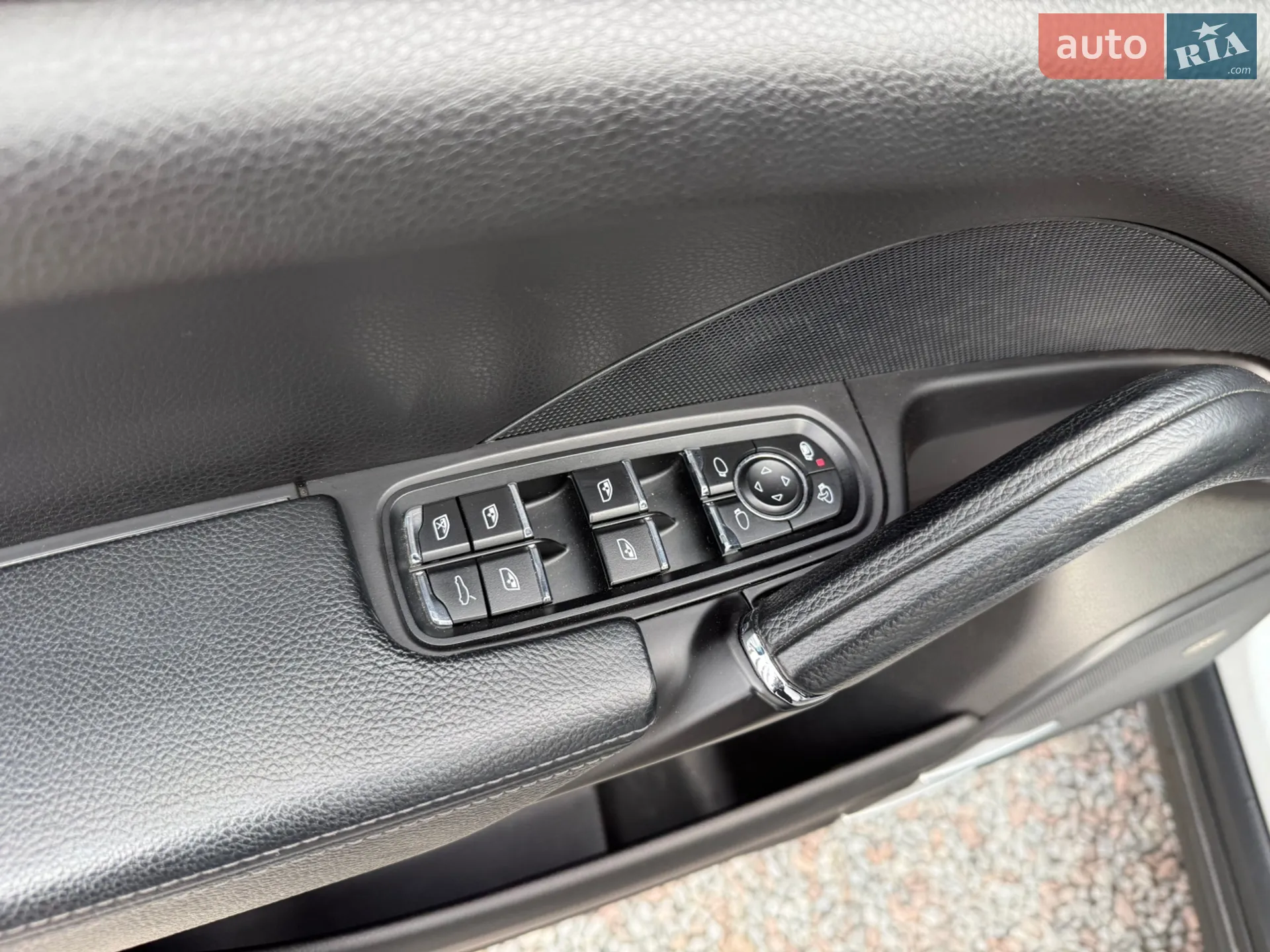 2016 Porsche Cayenne - мініатюра 30