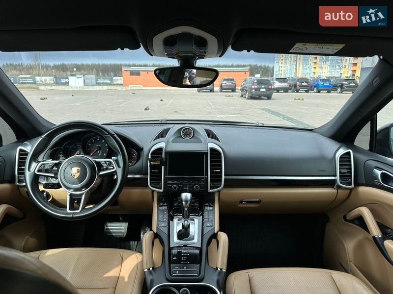 Внедорожник / Кроссовер Porsche Cayenne 2015 в Киеве