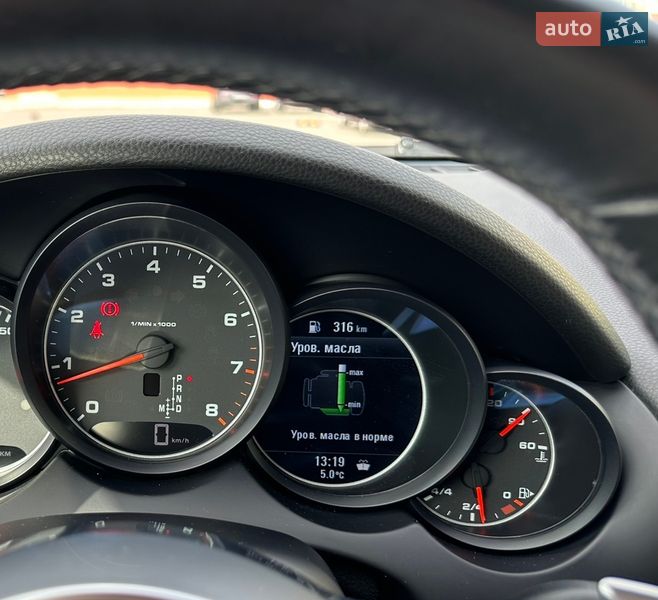 Внедорожник / Кроссовер Porsche Cayenne 2015 в Киеве