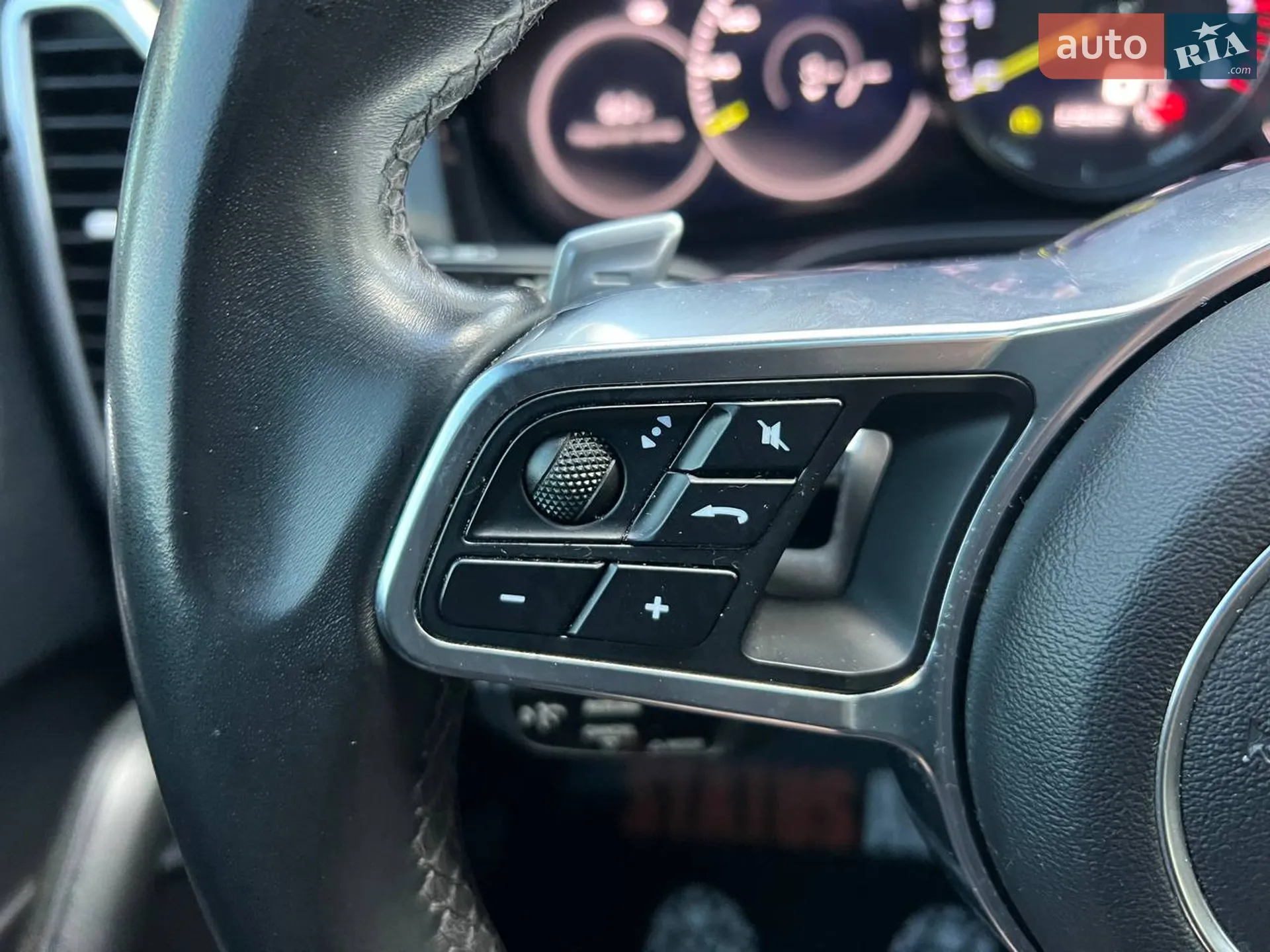 2019 Porsche Cayenne - мініатюра 23