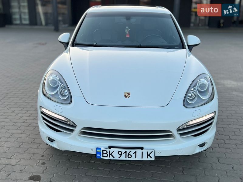 Позашляховик / Кросовер Porsche Cayenne 2014 в Нововолинську