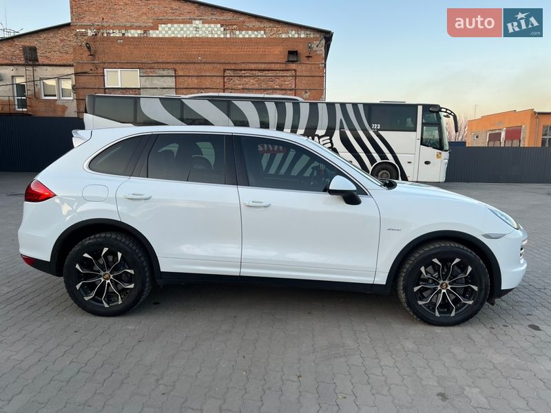 Позашляховик / Кросовер Porsche Cayenne 2014 в Нововолинську