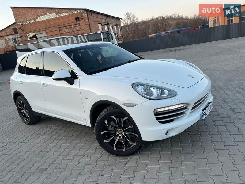 Позашляховик / Кросовер Porsche Cayenne 2014 в Нововолинську