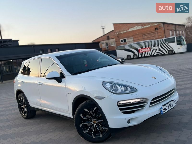 Позашляховик / Кросовер Porsche Cayenne 2014 в Нововолинську