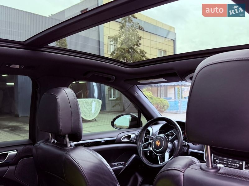 Позашляховик / Кросовер Porsche Cayenne 2016 в Дніпрі