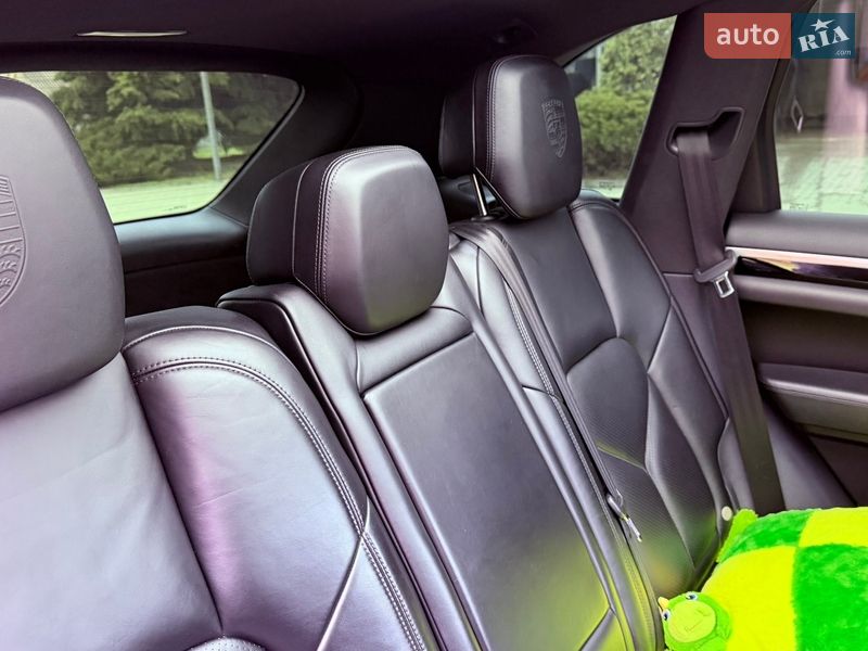 Позашляховик / Кросовер Porsche Cayenne 2016 в Дніпрі