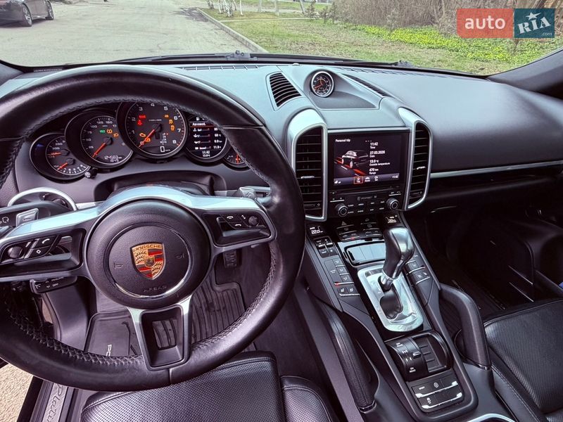 Позашляховик / Кросовер Porsche Cayenne 2016 в Дніпрі