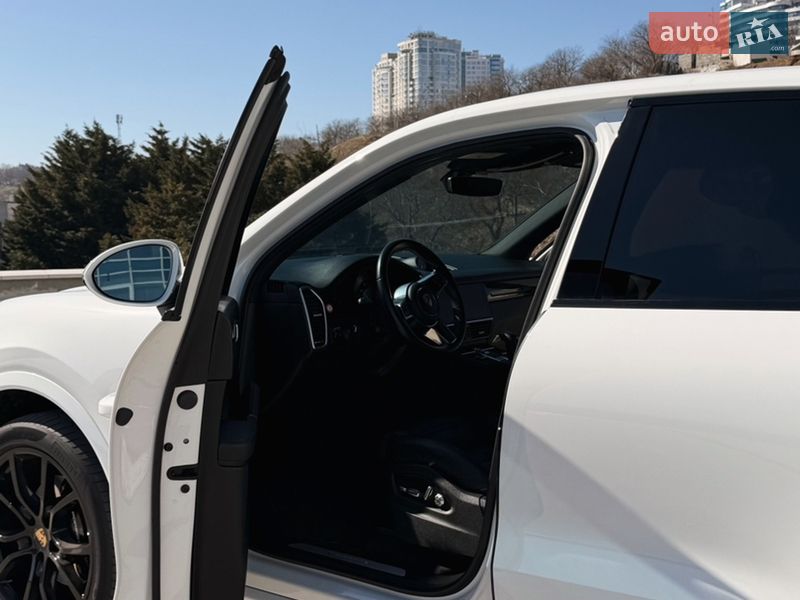 Внедорожник / Кроссовер Porsche Cayenne 2019 в Одессе