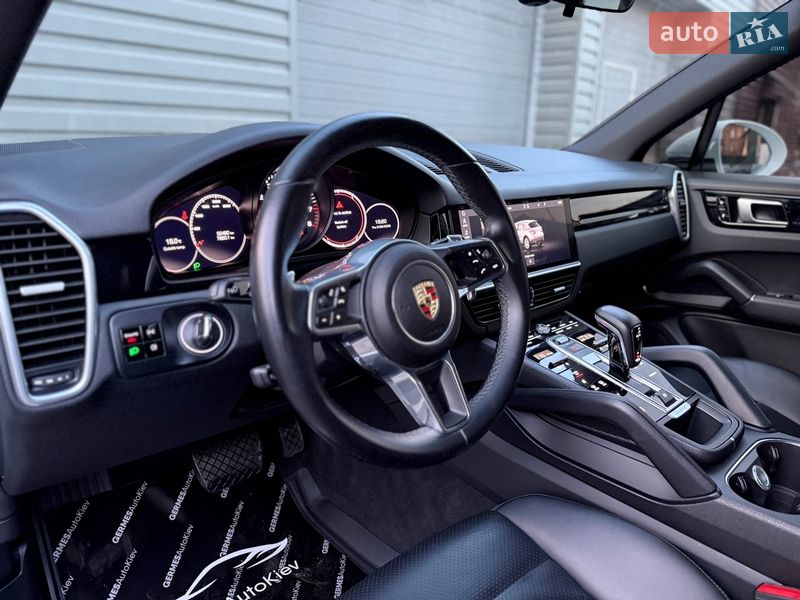 Внедорожник / Кроссовер Porsche Cayenne 2018 в Киеве