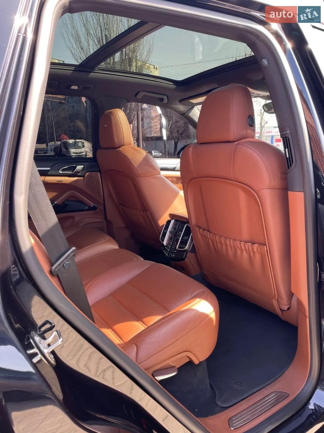2016 Porsche Cayenne - мініатюра 23