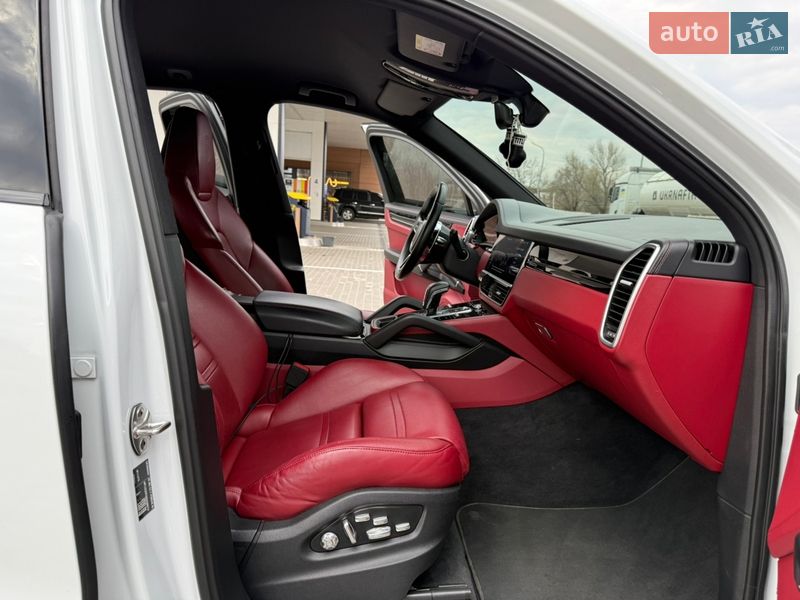 Позашляховик / Кросовер Porsche Cayenne 2019 в Дніпрі