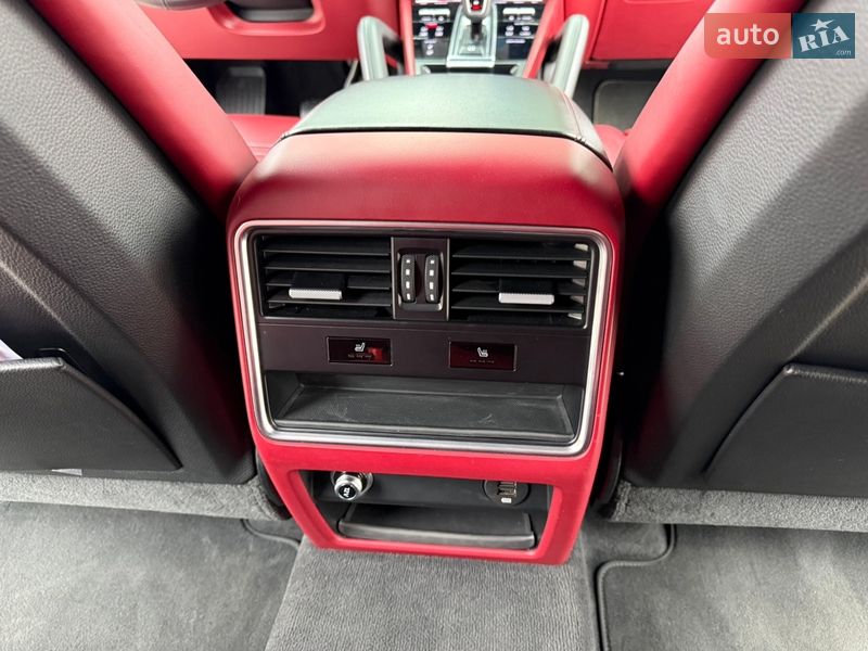 Позашляховик / Кросовер Porsche Cayenne 2019 в Дніпрі