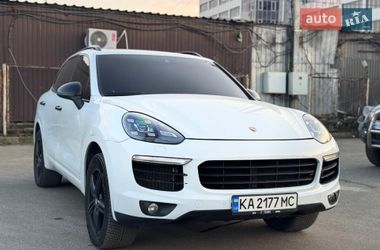 Позашляховик / Кросовер Porsche Cayenne 2015 в Києві