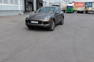 Внедорожник / Кроссовер Porsche Cayenne 2015 в Днепре