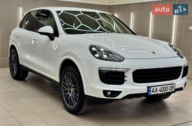 Внедорожник / Кроссовер Porsche Cayenne 2016 в Киеве