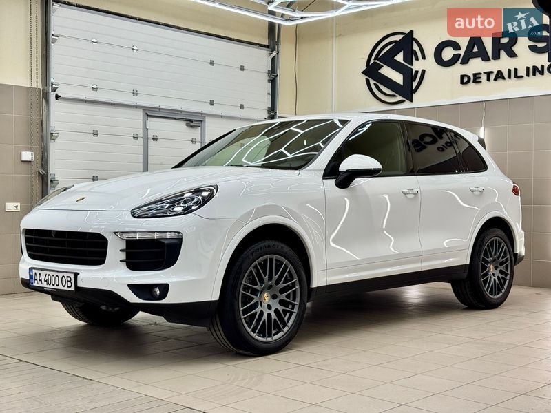 Внедорожник / Кроссовер Porsche Cayenne 2016 в Киеве